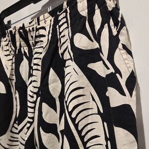 Christian Siriano Black and Cream Botanical Print Jog